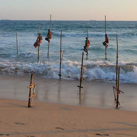 J19_9463 stick fishermen.JPG